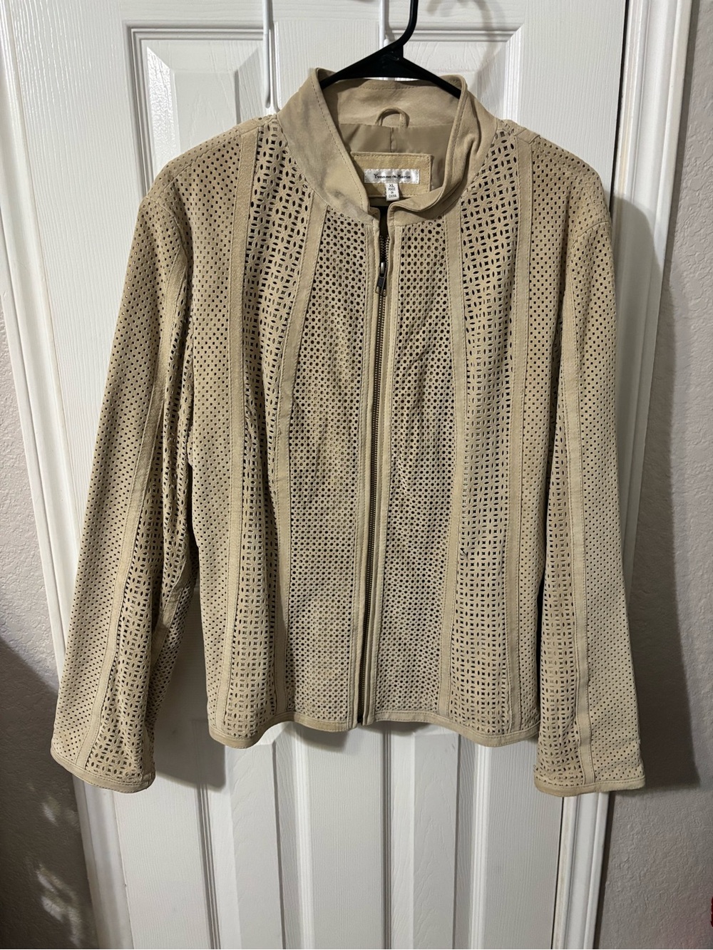 Y2K Yvonne & Marie Women’s Beige Leather Perforated Lined Full Zip Jacket XL